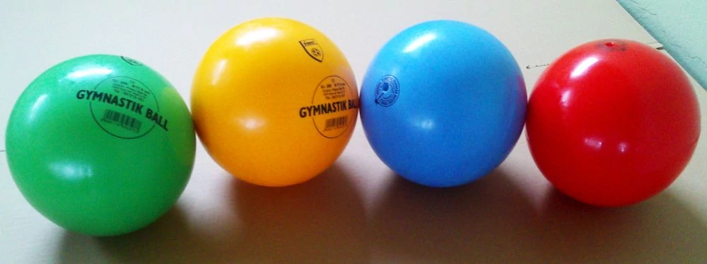 Gimnastična / ritmična žoga Bela 19 cm PLASTO